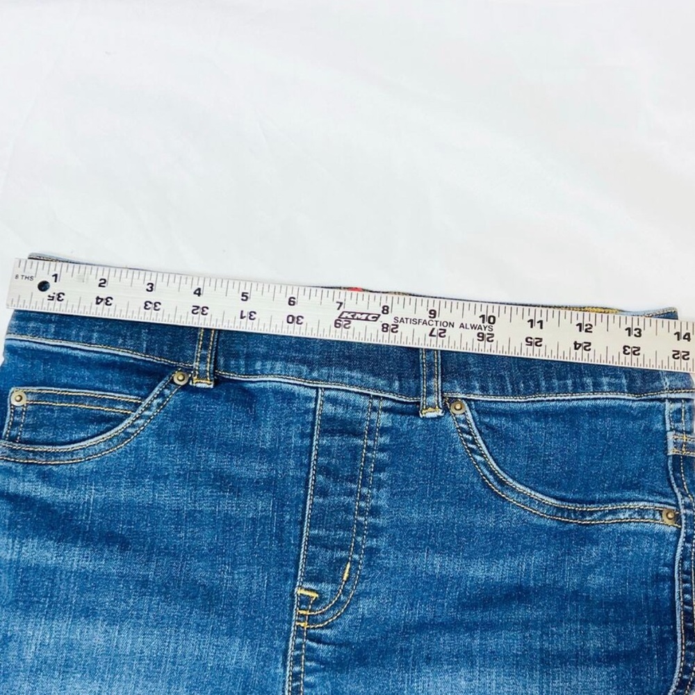 Spanx High Rise Flare Jeans (size small petite) EUC - Picture 11 of 12